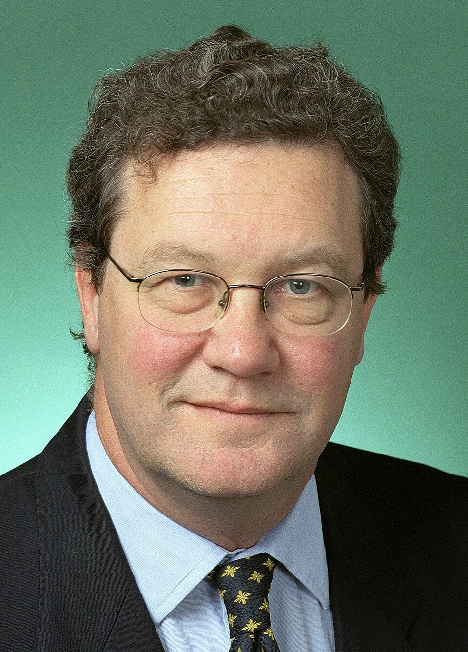 Official 2003 portrait of Alexander Downer as foreign minister